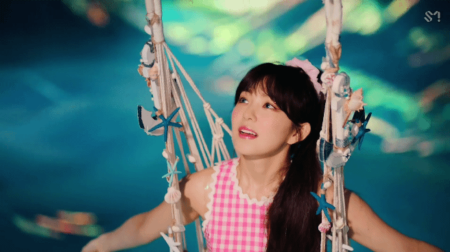 레드벨벳 신곡 뮤비속 아이린.gif | 인스티즈