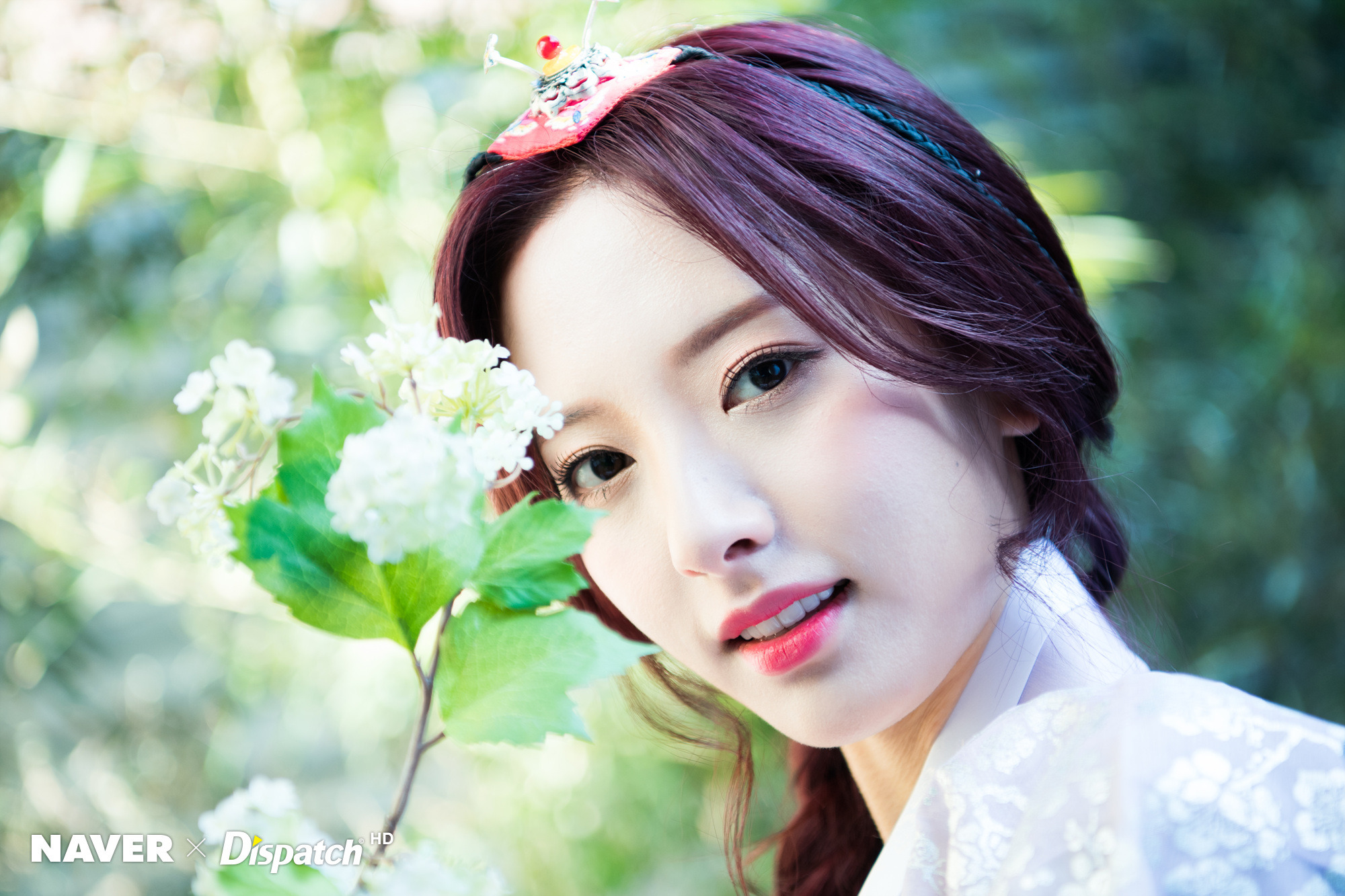 [사이즈핵큼] 오늘자 한복입은 우주소녀 보나.jpg | 인스티즈