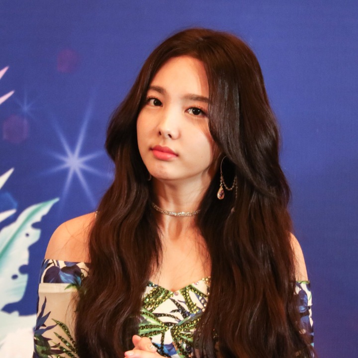 싱가폴에서 기자회견 하는 트와이스 ㄷㄷㄷ | 인스티즈