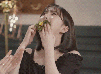 왕상추쌈 먹는 여자친구 은하.gif | 인스티즈