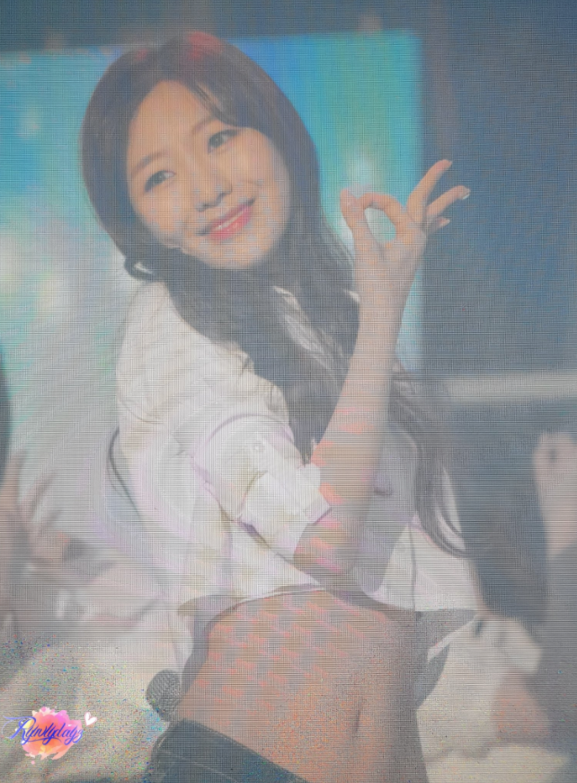 갈수록 얼굴과 몸매가 괴리감(?) 느껴지는 러블리즈 빵떡이.jpg | 인스티즈