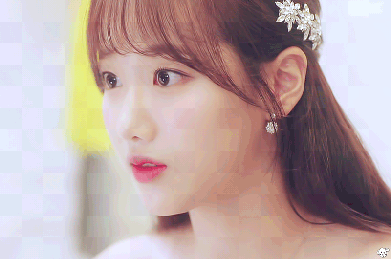 오늘 인가 mc 데뷔한 에이프릴 나은이(+어하루 드레스 나은) | 인스티즈