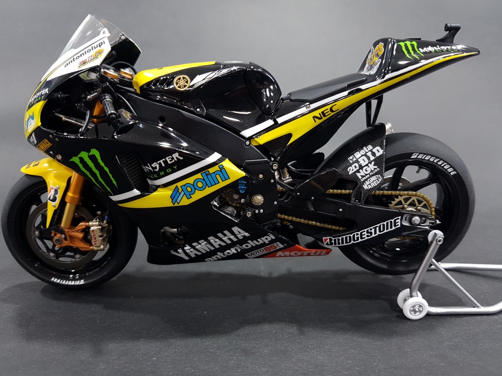TAMIYA] 1/12 Yamaha YZR-M1 '09 Monster Yamaha Tech 3 - 오토/스케일